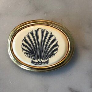 BARLOW Shell Scrimshaw Brooch Pin Vintage 90's